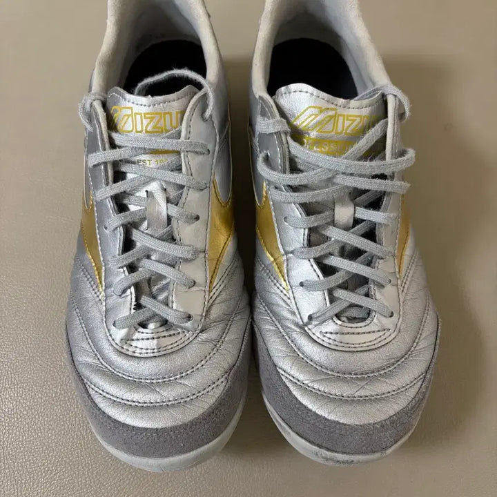 [BUNJANG] Mizuno Morelia Elite TF Soccer Shoes / 미즈노 모렐리아 엘리트 TF 270 실버/골드