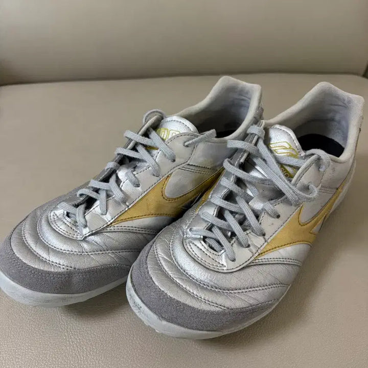 [BUNJANG] Mizuno Morelia Elite TF Soccer Shoes / 미즈노 모렐리아 엘리트 TF 270 실버/골드