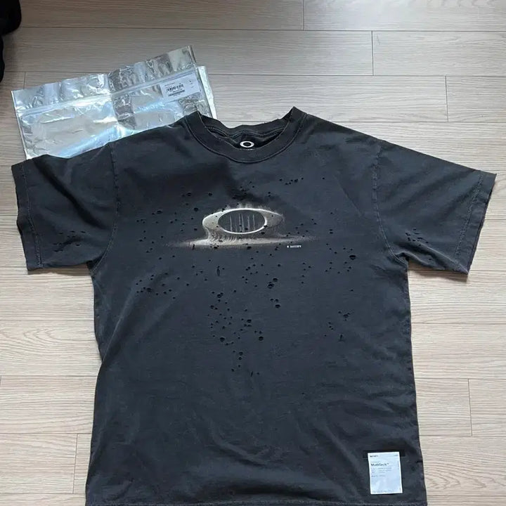 [SOLD OUT] (3)오클리x세티스파이 모스테크 티셔츠 에이지드블랙 satisfy