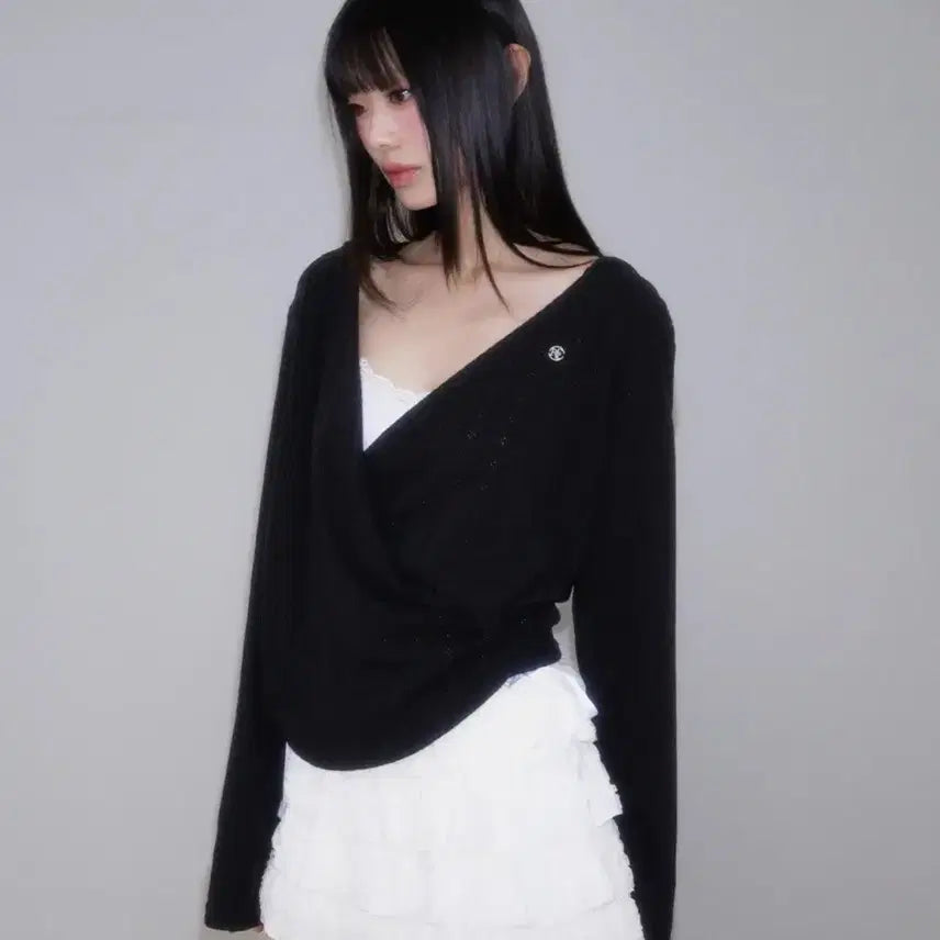 [BUNJANG] Rose Franz Wrap Shirring Hood Black Long Sleeve / 로제프란츠 랩 셔링 후드 블랙 롱 슬리브 판매