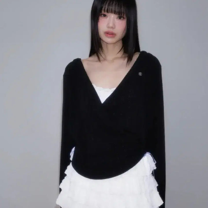 [BUNJANG] Rose Franz Wrap Shirring Hood Black Long Sleeve / 로제프란츠 랩 셔링 후드 블랙 롱 슬리브 판매
