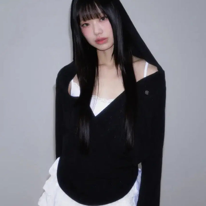[BUNJANG] Rose Franz Wrap Shirring Hood Black Long Sleeve / 로제프란츠 랩 셔링 후드 블랙 롱 슬리브 판매