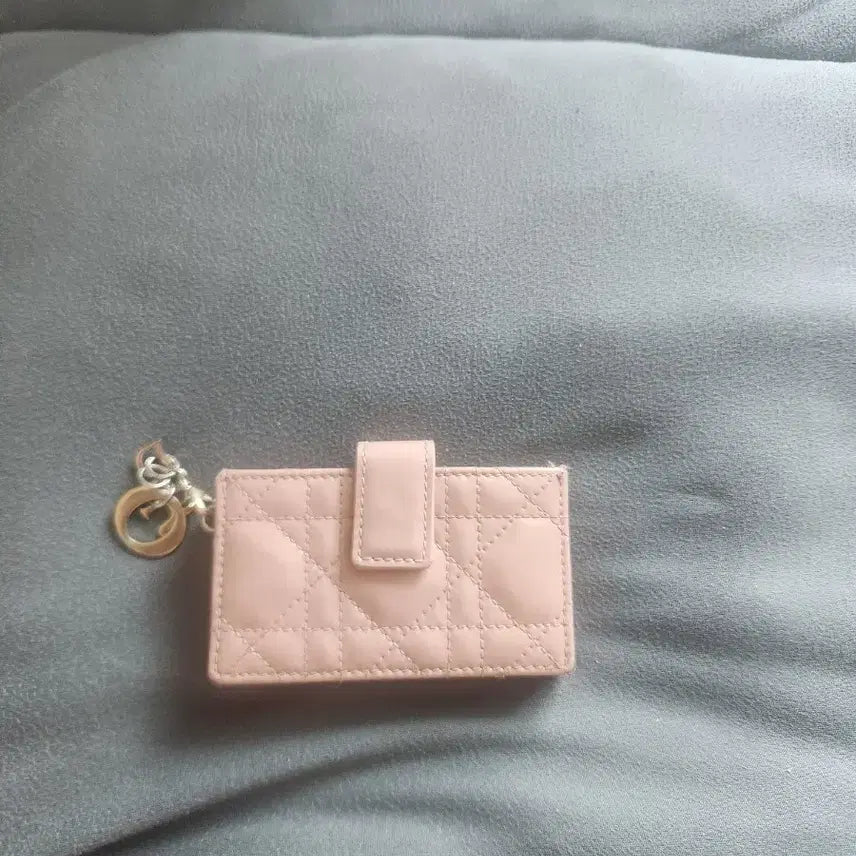 [SOLD OUT] 디올 레이디 디올 카드지갑 베이비핑크 키링