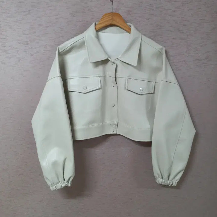 [BUNJANG] B4-15 Faux Leather Short Jacket for Women / B4-15/인조가죽 숏자켓 여성