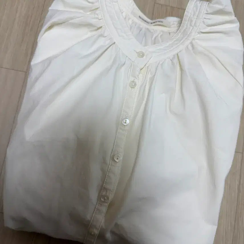 [SOLD OUT] 낫띵리튼 케이트 셔링 셔츠 블라우스 Kate shirring shirt
