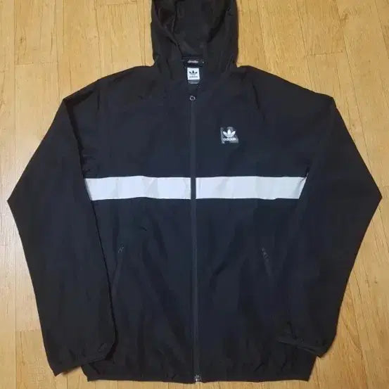 [BUNJANG] Adidas Woven Wind Functional Black Hooded Jacket / 새옷수준)아디다스 우븐 윈드 내부 냉감 메쉬 기능성 블랙 후드자켓,100
