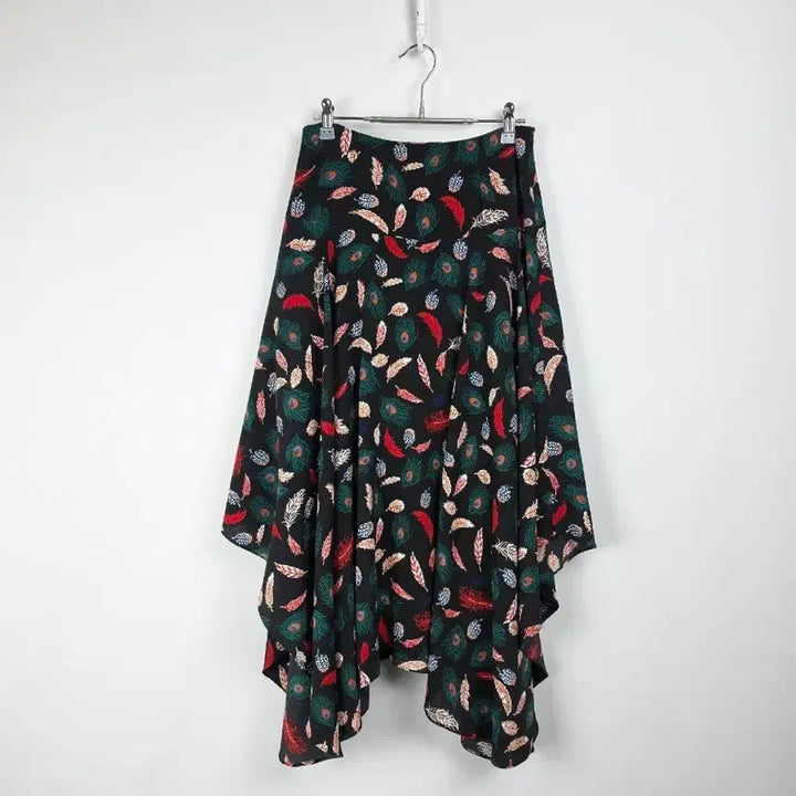 [BUNJANG] Unbranded Black Feather Pattern Asymmetrical Flare Skirt - Women&