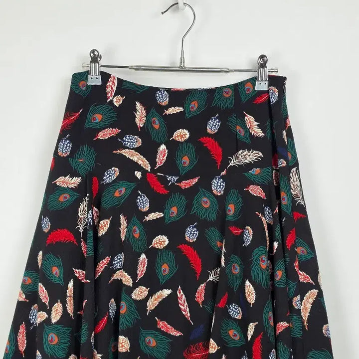 [BUNJANG] Unbranded Black Feather Pattern Asymmetrical Flare Skirt - Women&