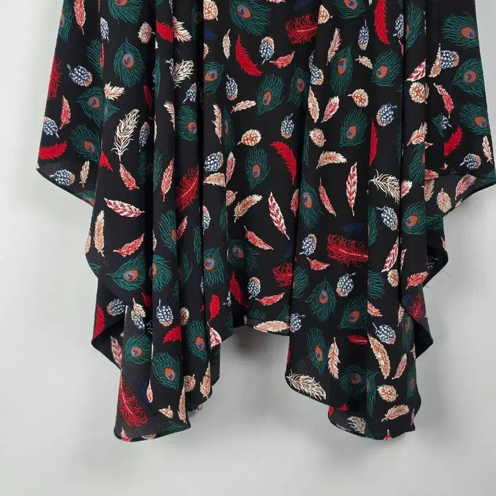 [BUNJANG] Unbranded Black Feather Pattern Asymmetrical Flare Skirt - Women&