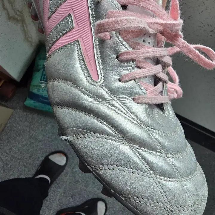 [BUNJANG] TACTICIAN Soccer Cleats Silver/Pink / TACTICIAN 축구화 실버/핑크