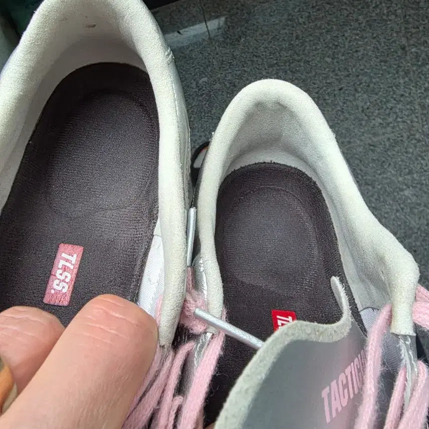 [BUNJANG] TACTICIAN Soccer Cleats Silver/Pink / TACTICIAN 축구화 실버/핑크