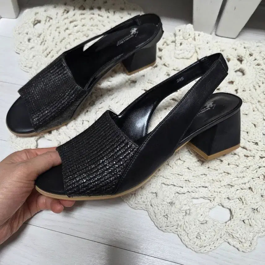 [BUNJANG] Burberry Hills Polo Club Sandals / 버버리힐즈 폴로클럽 샌들 245