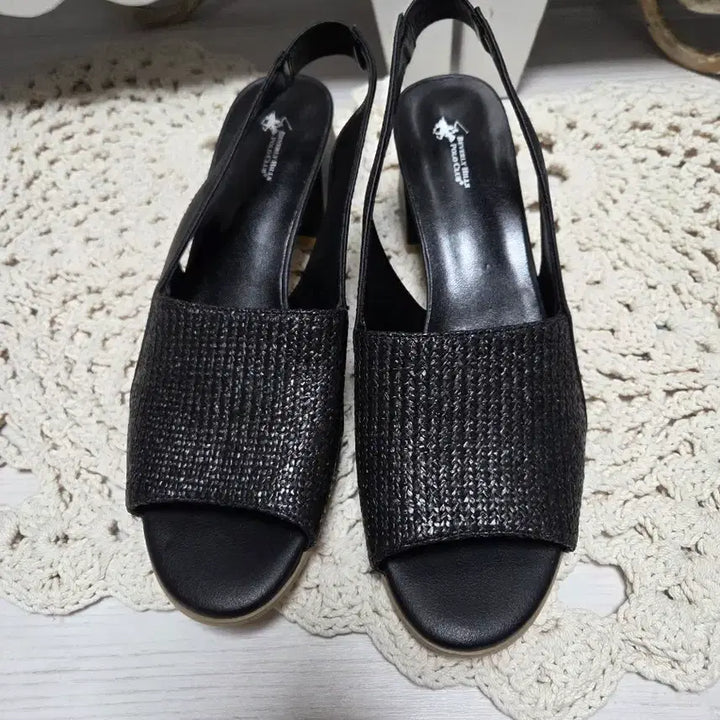 [BUNJANG] Burberry Hills Polo Club Sandals / 버버리힐즈 폴로클럽 샌들 245