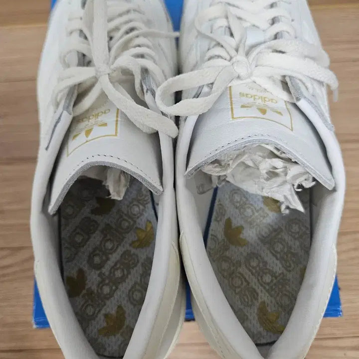 [BUNJANG] Adidas Hamburg White Sneakers / [265] 아디다스 시티 시리즈 함부르크 화이트