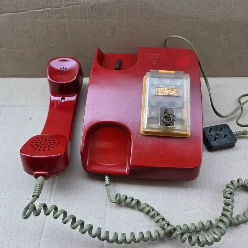 [BUNJANG] Geumseongsa Red Dial Phone / 금성사 빨간색 다이얼 전화기