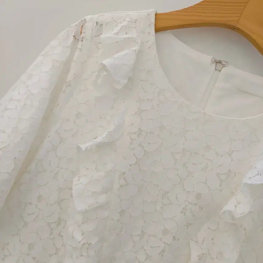 [BUNJANG] 09women White Lace Ruffle Short Sleeve Dress / 09women 화이트 레이스 러플 반팔 원피스 55