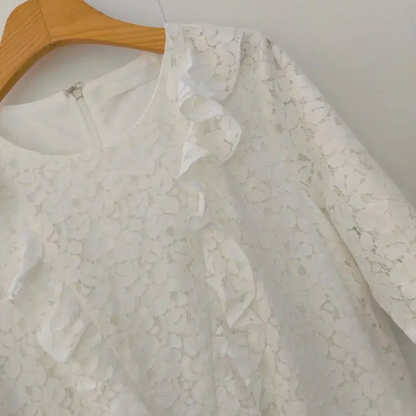 [BUNJANG] 09women White Lace Ruffle Short Sleeve Dress / 09women 화이트 레이스 러플 반팔 원피스 55