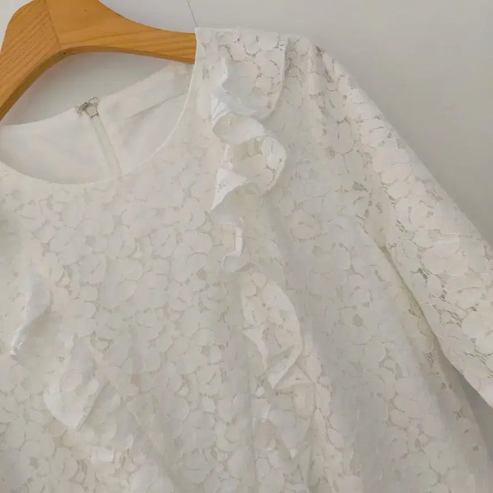 [BUNJANG] 09women White Lace Ruffle Short Sleeve Dress / 09women 화이트 레이스 러플 반팔 원피스 55