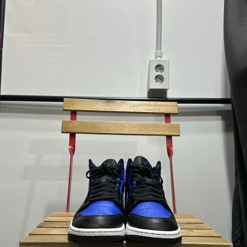 [BUNJANG] Nike Air Jordan 1 Mid Royal Blue Sneakers / 280) 나이키 운동화 남성 남자 신발 에어 조던1 미드 로얄 블루
