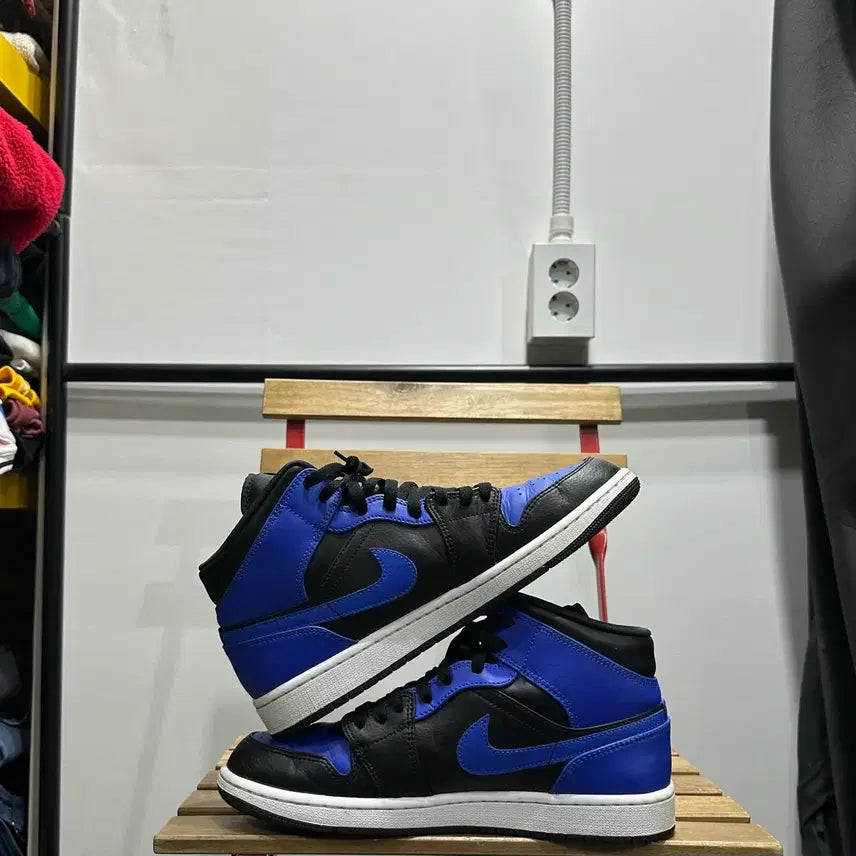 [BUNJANG] Nike Air Jordan 1 Mid Royal Blue Sneakers / 280) 나이키 운동화 남성 남자 신발 에어 조던1 미드 로얄 블루