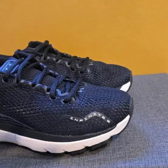 [BUNJANG] Under Armour HOVR Infinite Move Black Running Shoes (240) / 언더아머 HOVR 인피니트 무브 블랙 런닝화(240)