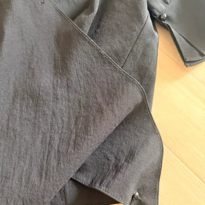 [BUNJANG] TIME Black Wrap Blouse / TIME 타임 블랙 랩 블라우스 반팔