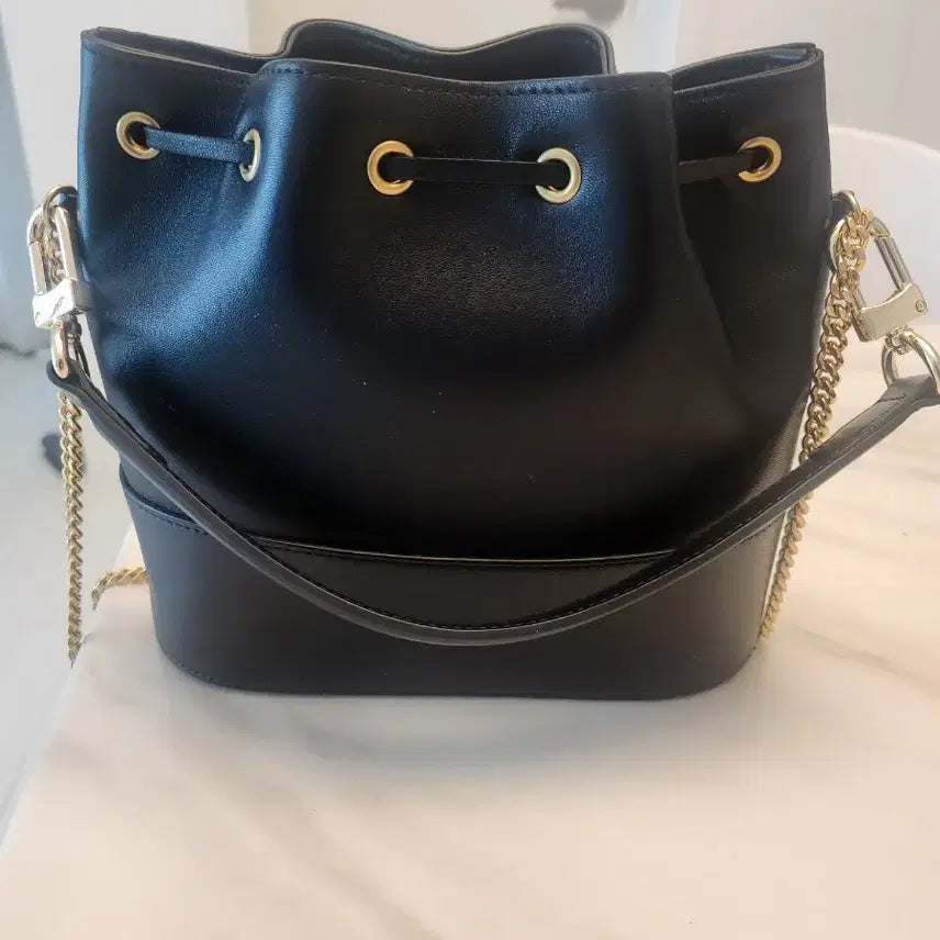 [SOLD OUT] 발렌티노 블랙 버킷백 금장 체인 가방