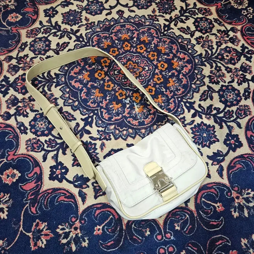 [BUNJANG] Matin Kim 23SS Buckle Bag / 마뗑킴(Matin Kim) 23ss 버클백