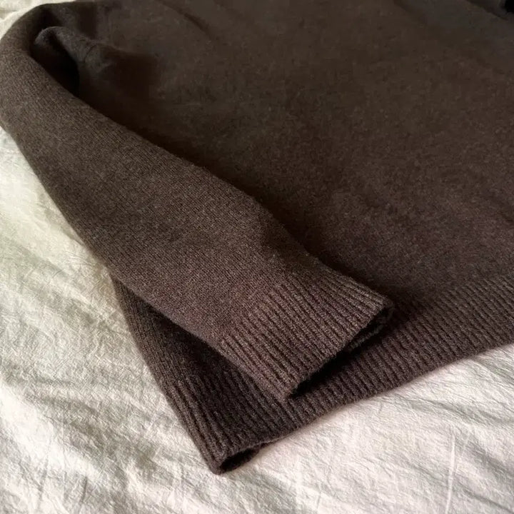 [BUNJANG] AECA WHITE Brown Cashmere Blend Knit Sweater / AECA WHITE 에이카화이트 브라운 캐시미어 블랜드 니트 스웨트