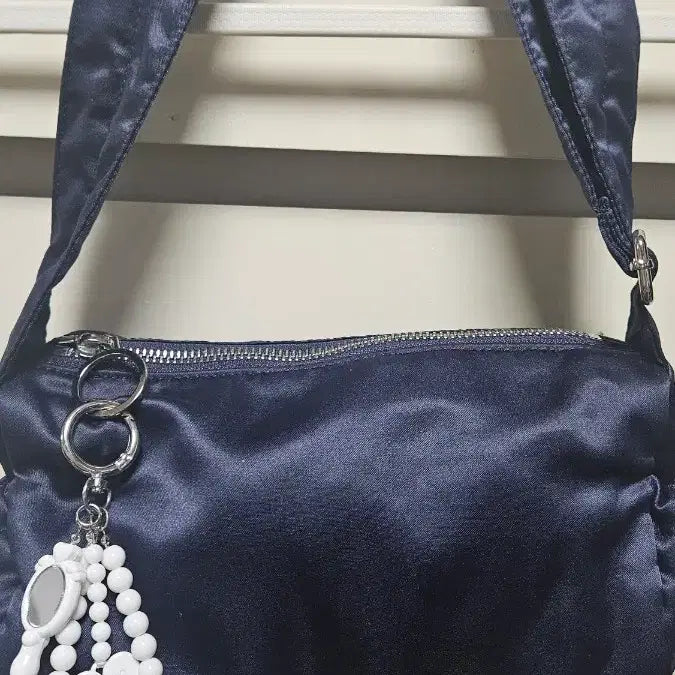 [BUNJANG] Keds Satin Shoulder Bag &amp; Keyring / 케즈 샤틴 숄더백&amp;  키링