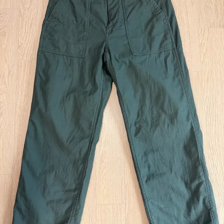 [SOLD OUT] 무신사 스탠다드 레플리카 퍼티그 팬츠 카키 31사이즈 상태좋음