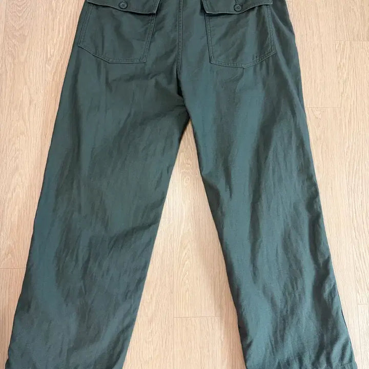 [SOLD OUT] 무신사 스탠다드 레플리카 퍼티그 팬츠 카키 31사이즈 상태좋음