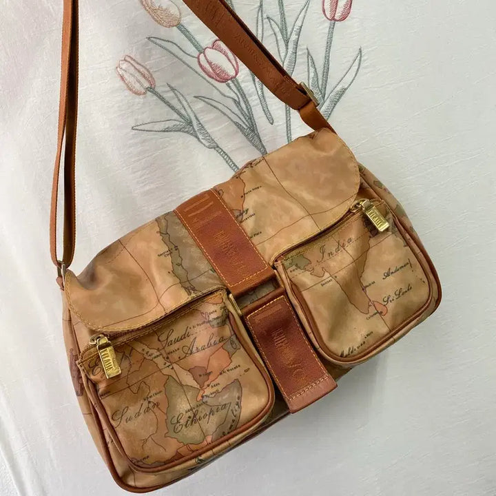 [BUNJANG] Prima Classe GEO Map Pattern Shoulder Bag / 상태굿-프리마클라쎄 GEO 지도 패턴 숄더백 091