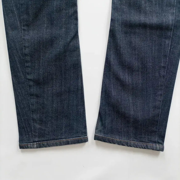 [SOLD OUT] 게스 청바지 사이즈28 일자 진청 캐주얼 여자 여성 데님팬츠 B0024