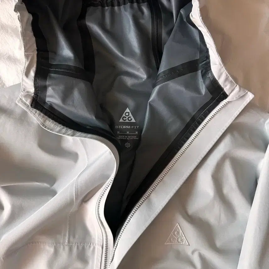 [SOLD OUT] 나이키 캐스케이드 스톰핏 그레이