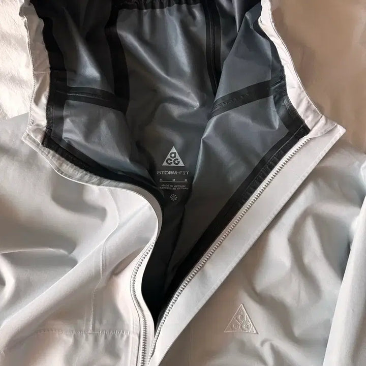 [SOLD OUT] 나이키 캐스케이드 스톰핏 그레이
