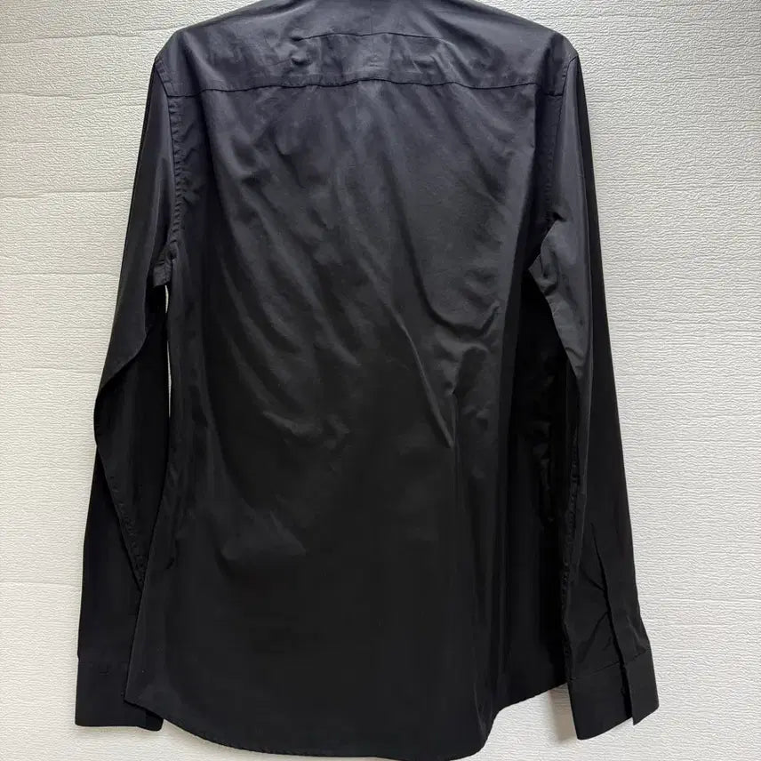 [SOLD OUT] 지방시 블랙 셔츠 레드 포인트