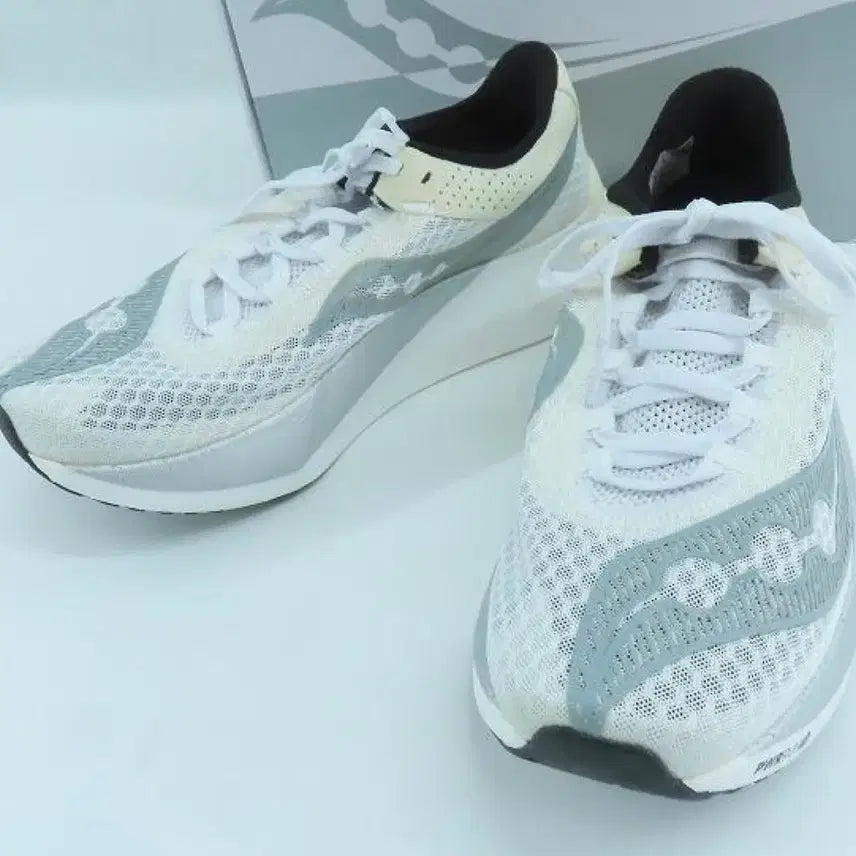 [BUNJANG] Saucony Endorphin Pro 4 Running Shoes / 써코니 엔돌핀 프로 4 265