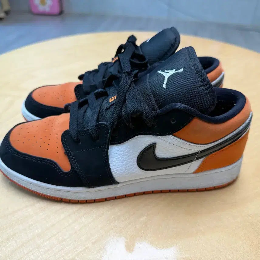 [BUNJANG] Nike Air Jordan 1 Low Shattered Backboard Sneakers (GS 240) / [Gs240] 나이키 에어 조던 1 로우 쉐터드 백보드