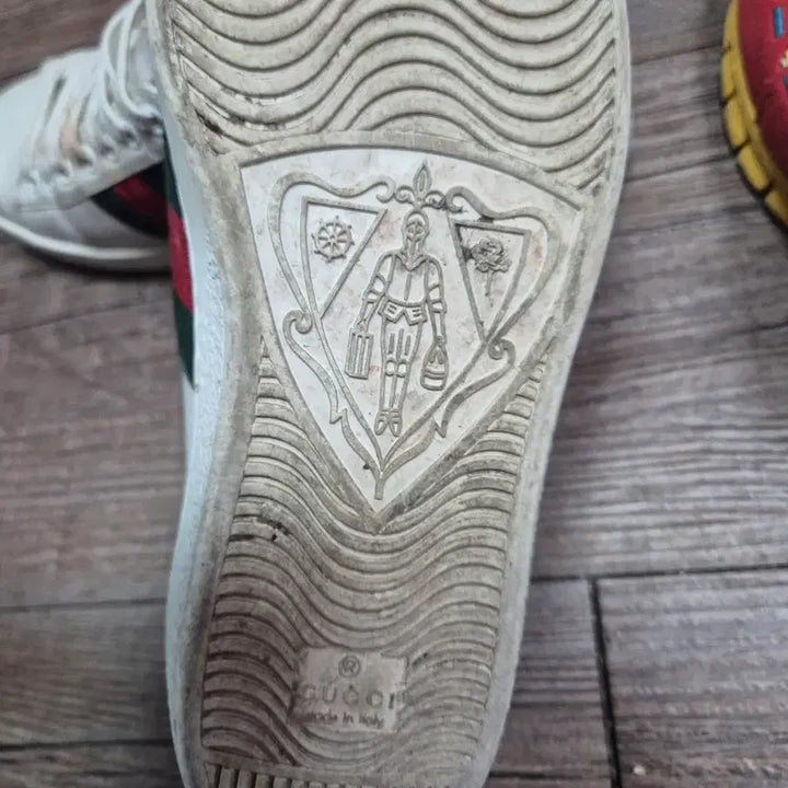 [BUNJANG] Gucci Snake Embroidered White Sneakers / 구찌 스네이크 자수 화이트 스니커즈250