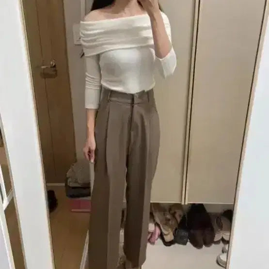 [BUNJANG] Off-Shoulder White Knit Top / 화이트 오프숄더 티 수입의류
