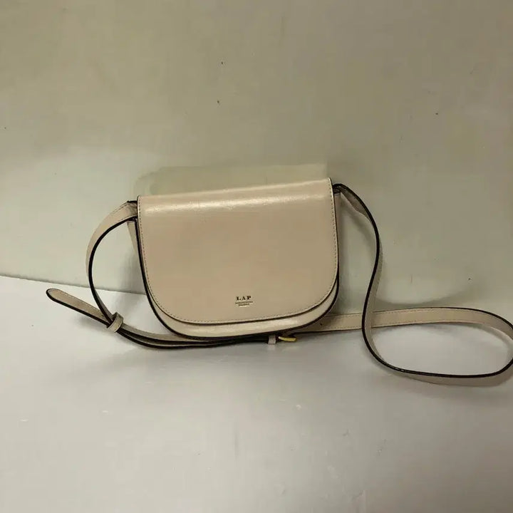 [BUNJANG] LAP Crossbody Bag / LAP 크로스백@9972