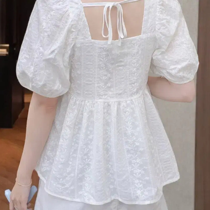 [BUNJANG] Puff Blouse Square Neck Punching Detail Top / 퍼프 블라우스 스퀘어넥 펀칭 블라