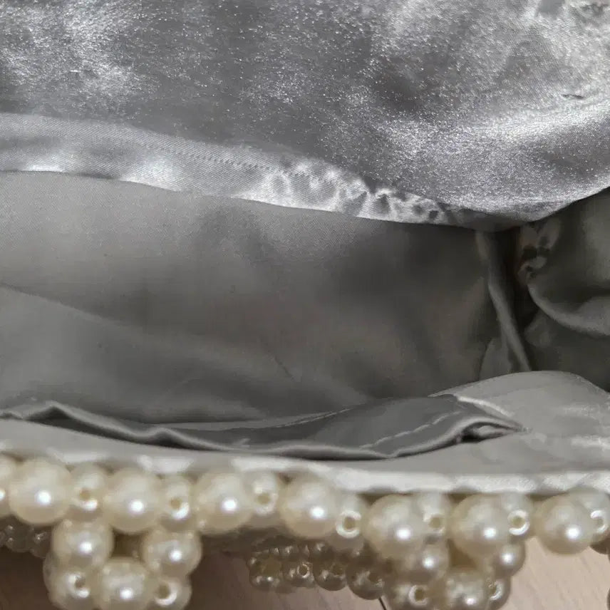 [BUNJANG] Handmade Pearl Beaded Tote Bag / 진주 비즈 토트백