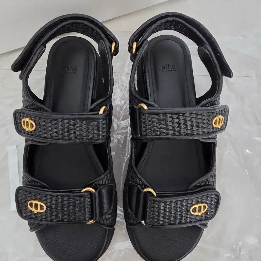 [SOLD OUT] 아떼 바네사브루노 라피아 샌들-240 사이즈