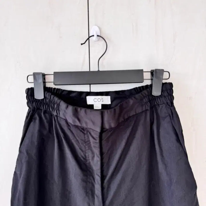 [BUNJANG] COS Black Wide Pocket Slacks (EUR 34) / 새상품 컨디션 COS 블랙 와이드 포켓슬랙스 EUR 34(44사이즈,55