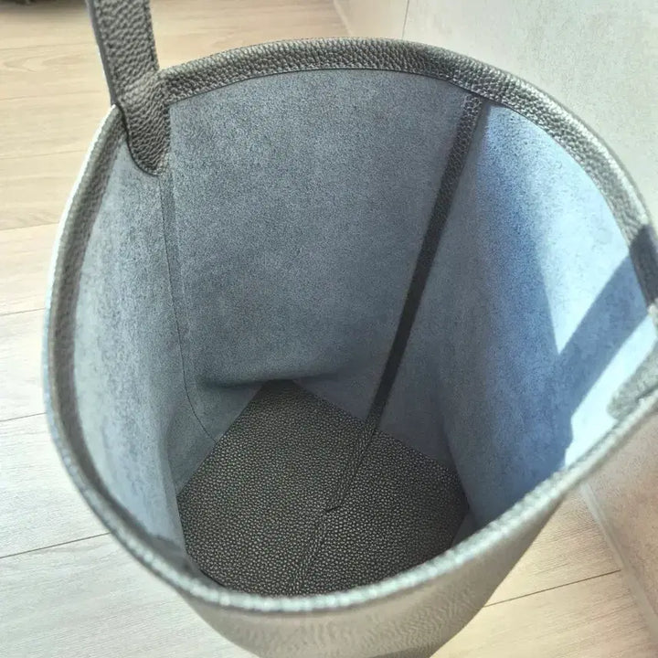 [SOLD OUT] 소가죽 파크백 스타일