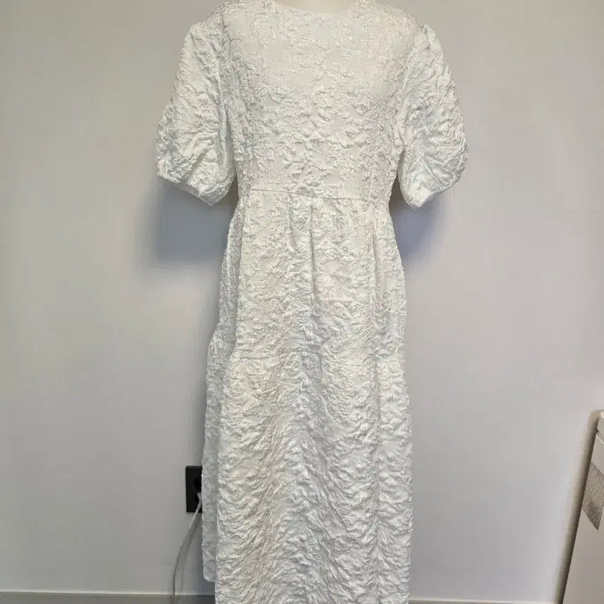 [BUNJANG] White Textured Short Sleeve Long Dress / (66)화이트  반팔 롱 원피스