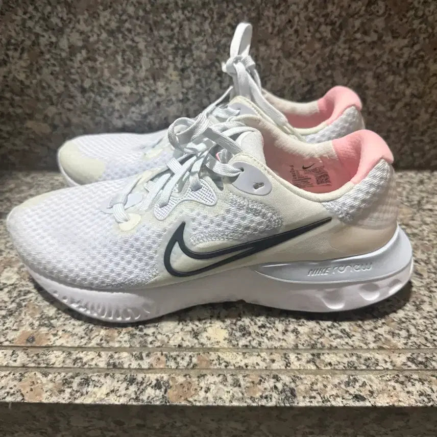 [BUNJANG] Nike Renew Run 250 Flyknit Sneakers / 나이키 리뉴 런 250 플라이니트 (거의새것!)