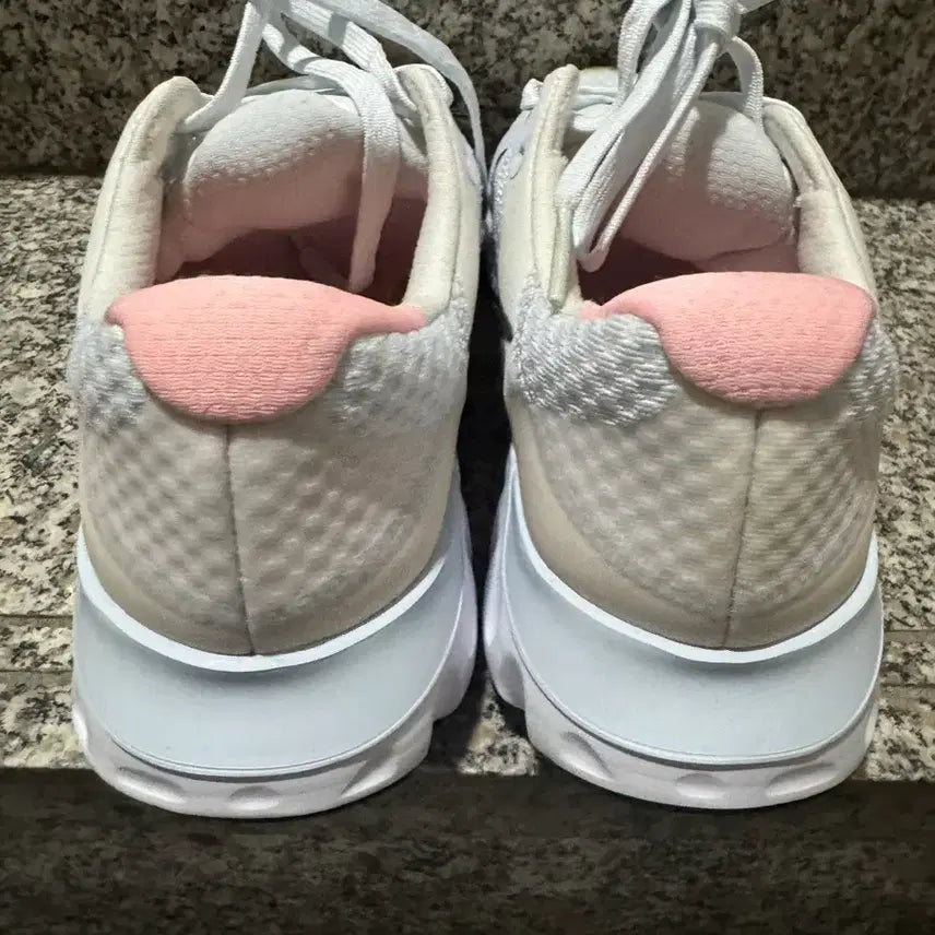 [BUNJANG] Nike Renew Run 250 Flyknit Sneakers / 나이키 리뉴 런 250 플라이니트 (거의새것!)